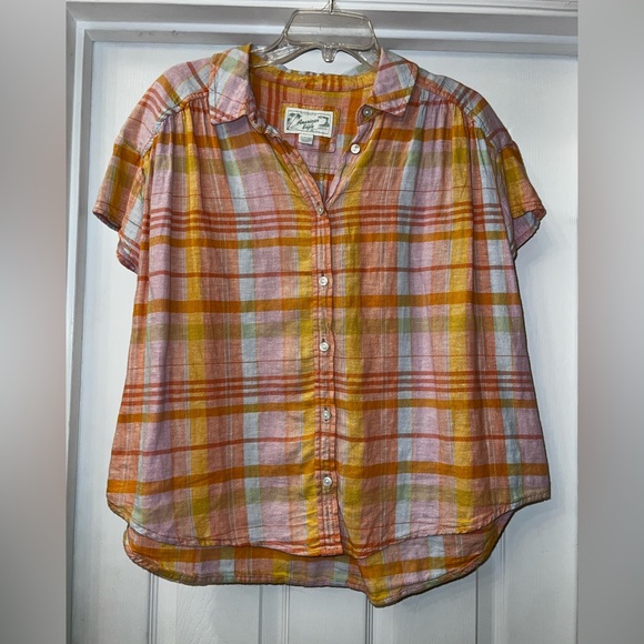 American Eagle Outfitters Tops - American Eagle Plaid Button-Up Shirt